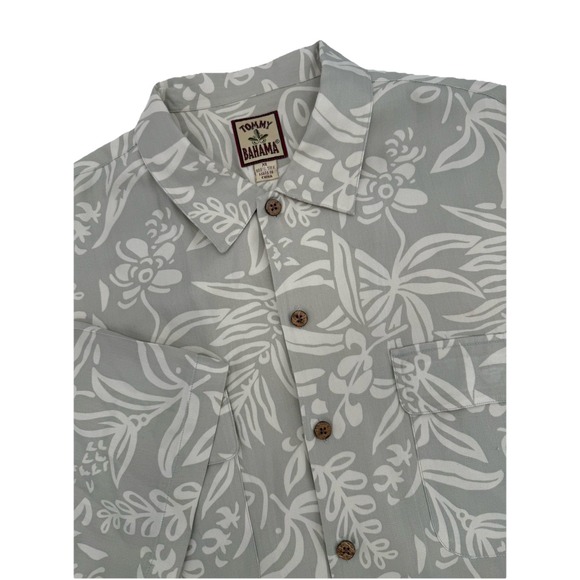 Tommy Bahama Silk Shirt Mens Size‎ XL Gray Floral Hawaiian Pockets Short Sleeve - Picture 1 of 7